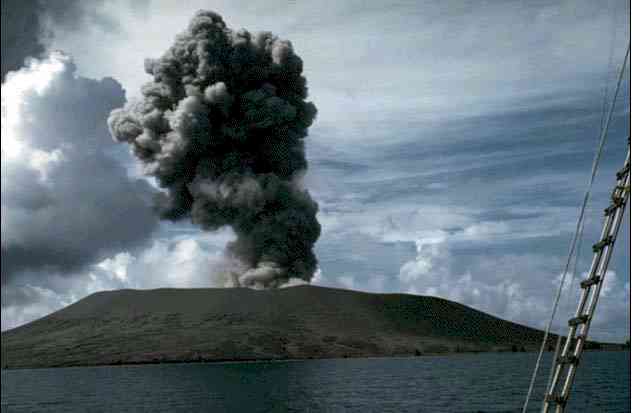 Krakatau2.jpg (17078 bytes)
